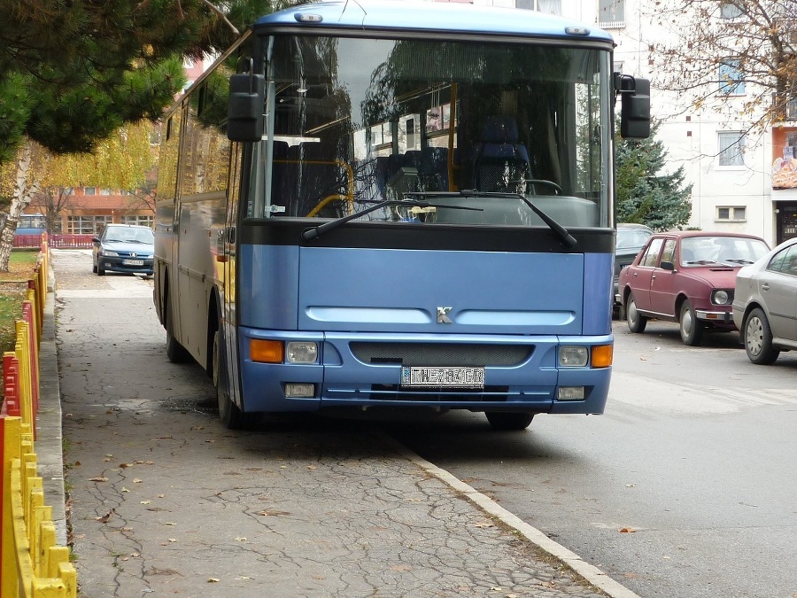 Autobus na chodníku 1,5