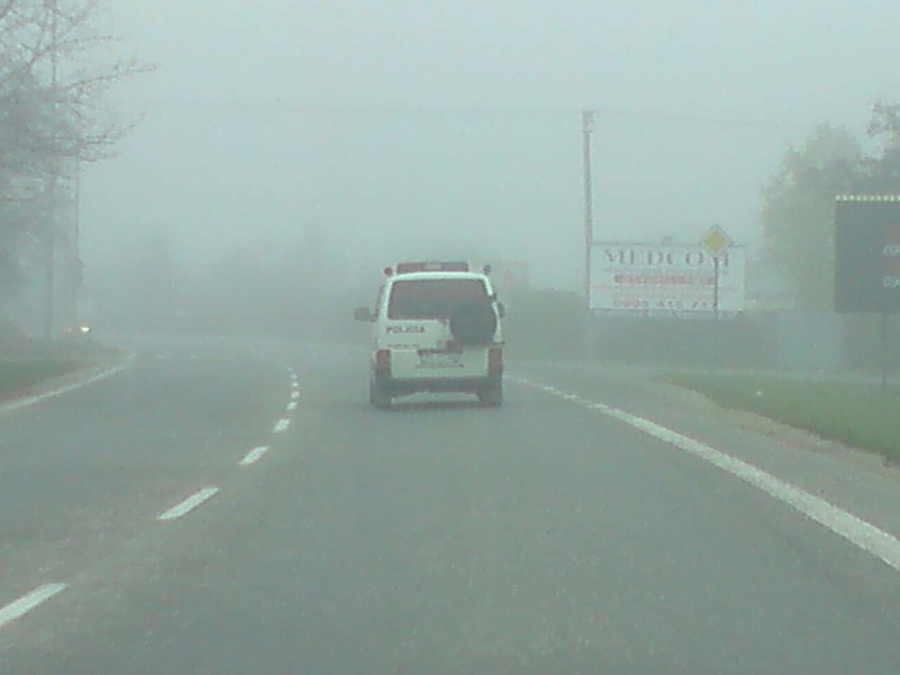 Nehodováci jazdili v hmle
