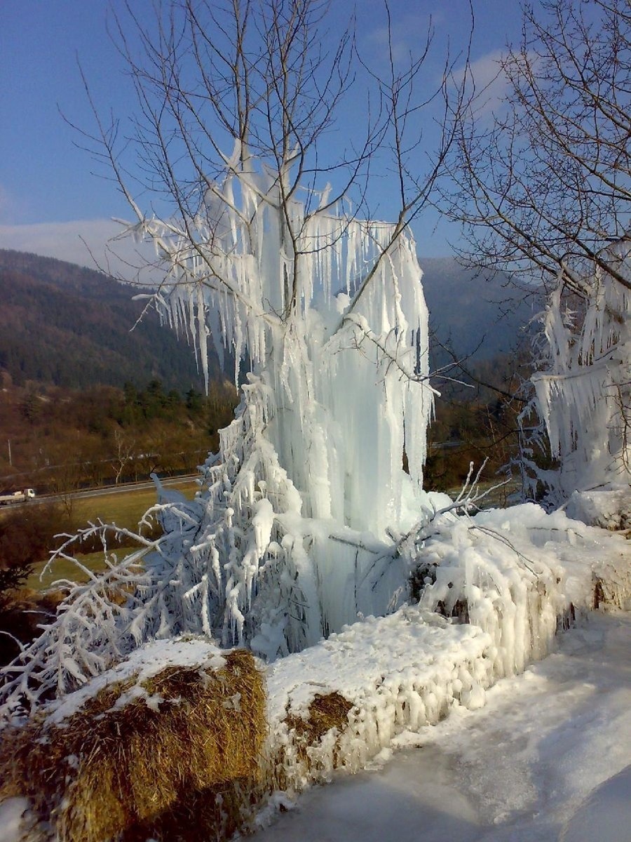 Zamrznutá nádhera pri Ružomberku.