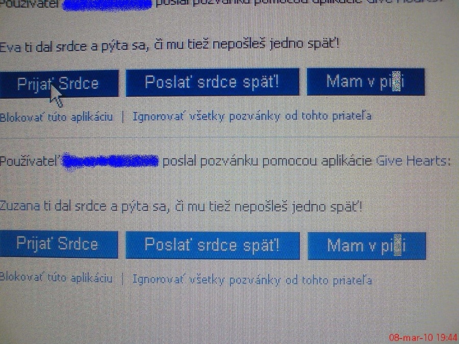 Facebook znova zaplavujú vulgarizmy.