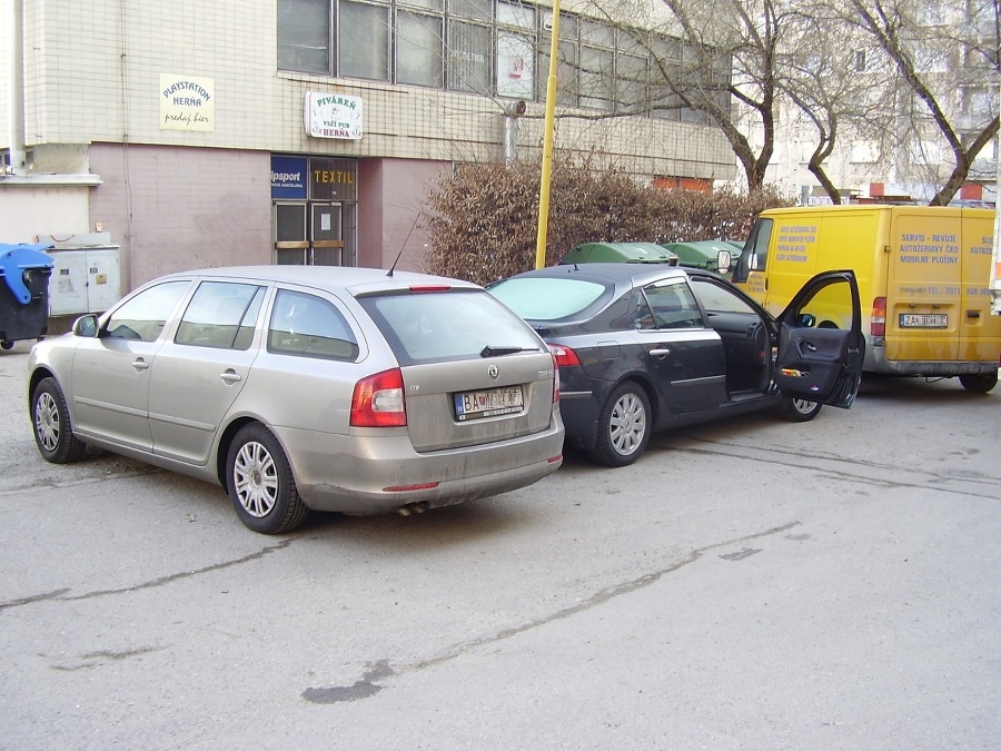 Bratislavské parkovanie v Žiline.