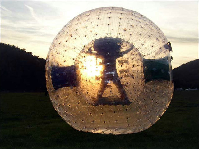 Zorbing: Zorb je priehľadná