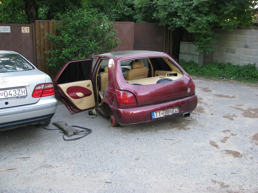 Po zásahu zlodejov vznikla