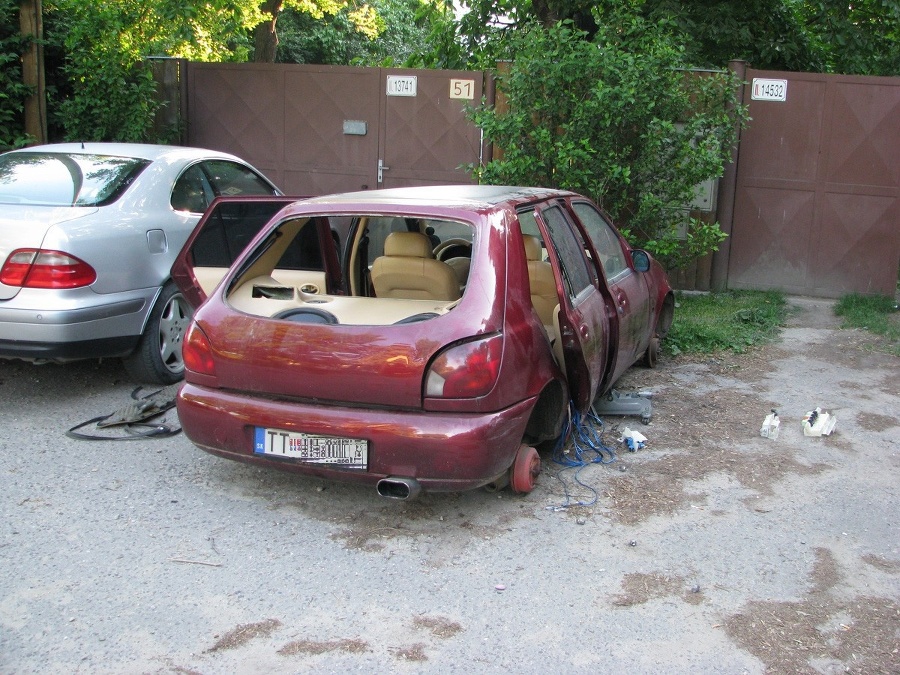 Po zásahu zlodejov vznikla