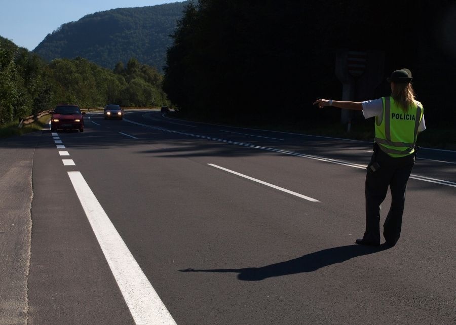 Policajné hliadky kontrolovali vodičov