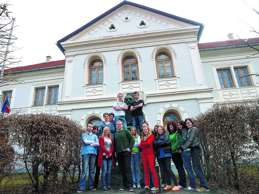 Študenti revúckeho literárneho gymnázia