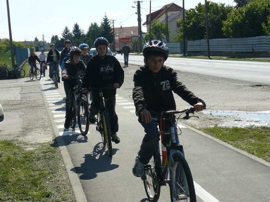 Novýc cyklistický chodník medzi