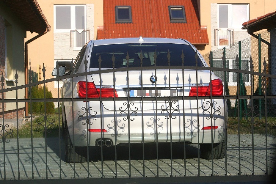 Luxusné auto si Paťo kúpil podľa informácií Nového Času za polovicu pôvodnej ceny.