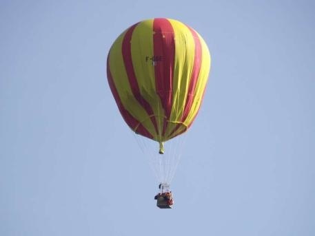 Balón letí vzduchom, Francúzi