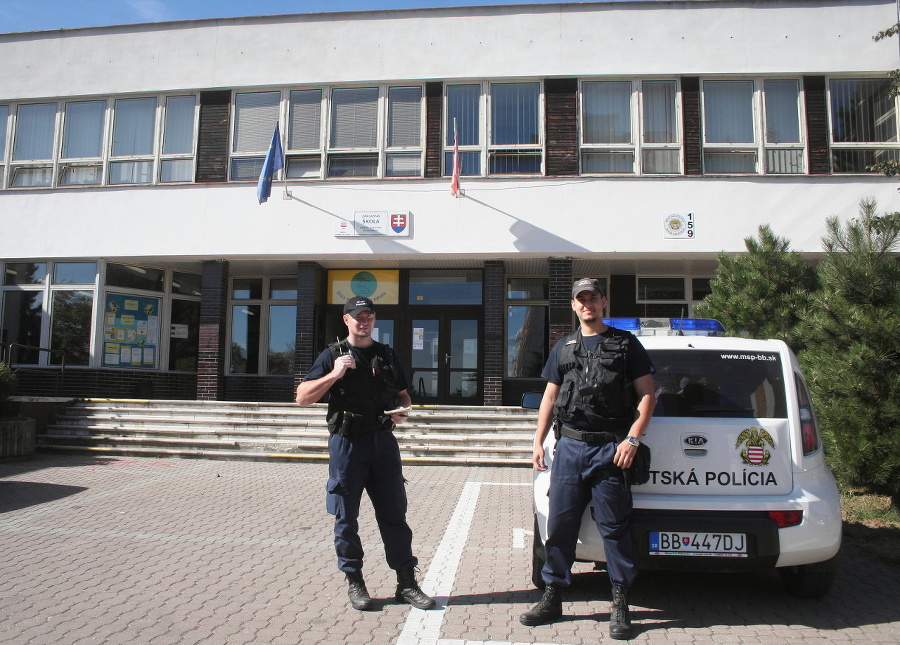 Mestskí policajti v Banskej