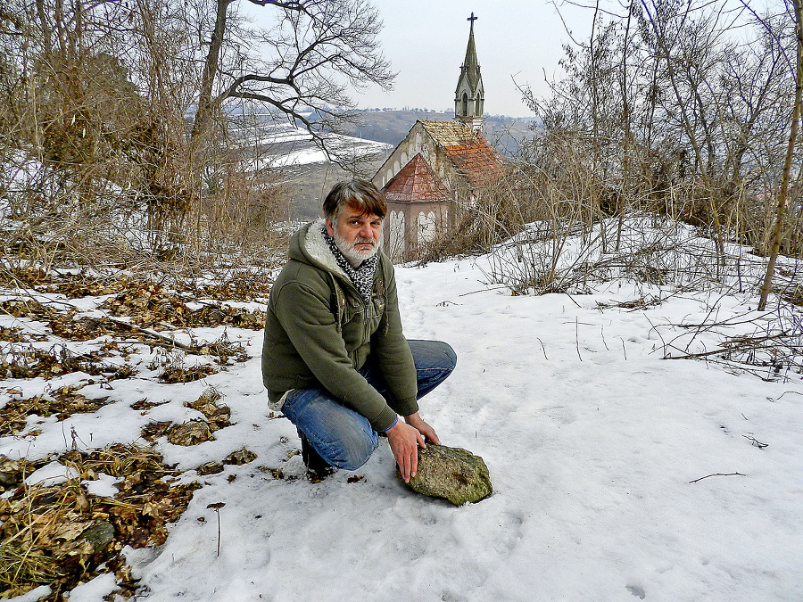 Vladimír Gondáš ukazuje obrovský