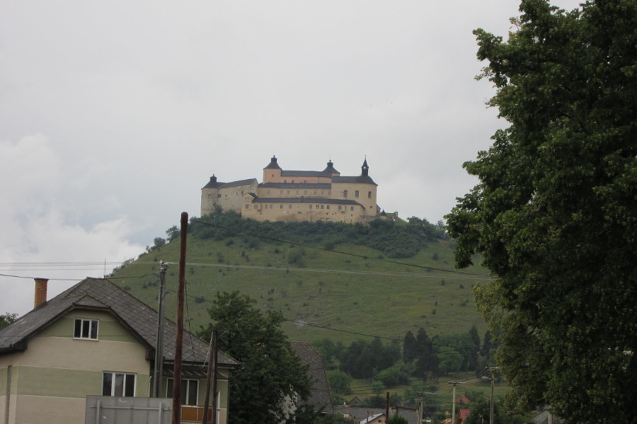 Pohľad na hrad Krásna