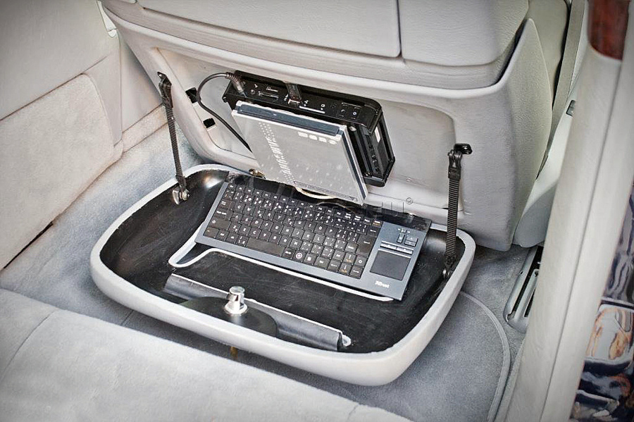 Výbavu auta dopĺňa počítač
