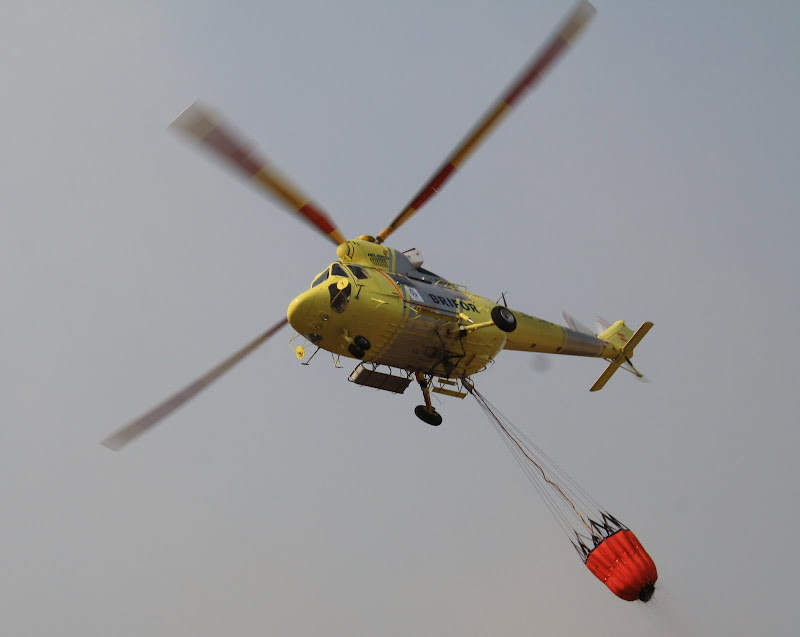 Helikoptéram sa mohutný požiar