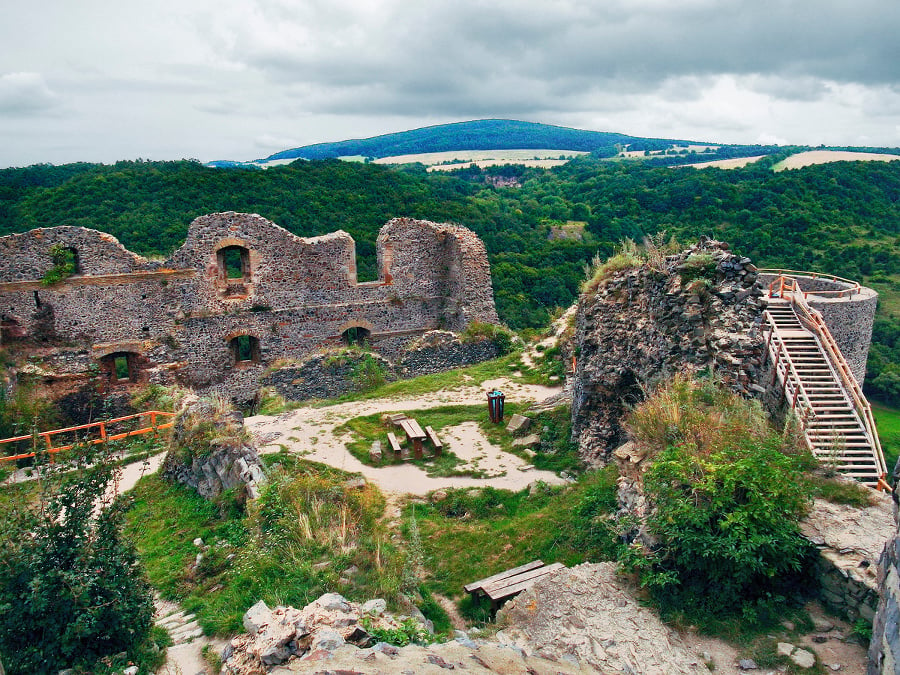 Hrad ročne návštívi 25-tisíc