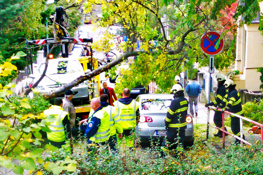 Vozidlo odťahovej služby zasiahlo