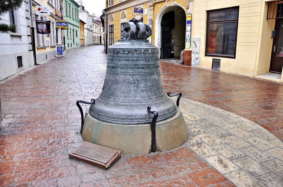 Radnica chcela na podstavec