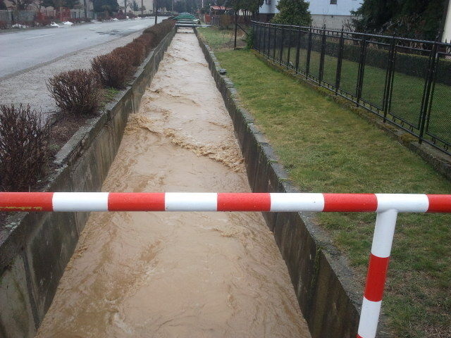 Záplavy v Kozárovciach, okres