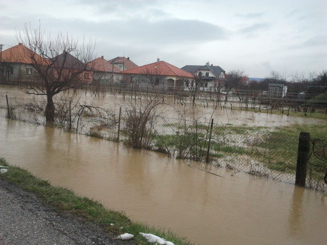 Záplavy v Kozárovciach, okres