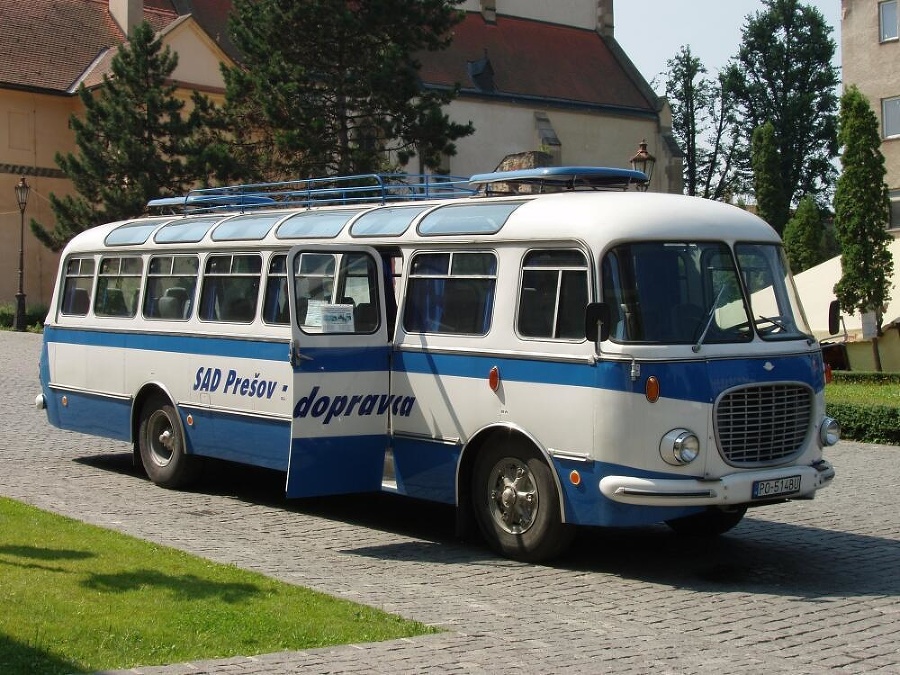 Autobus značky Škoda 706