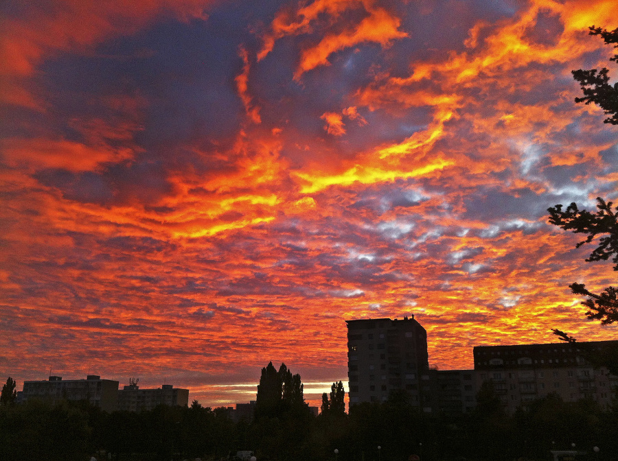 Pestrofarebné nebo nad Bratislavou.