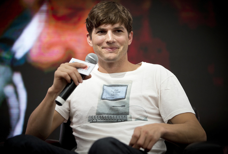 Americký herec Ashton Kutcher.