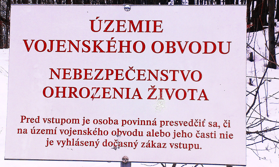 Varovná tabuľa.