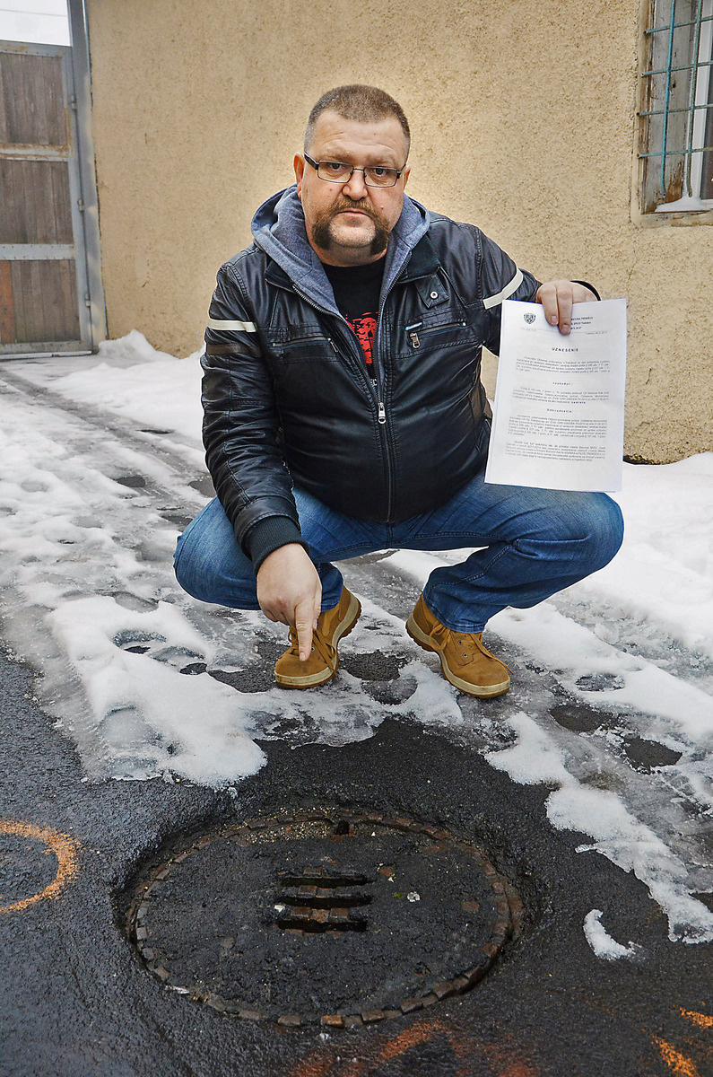"Potkany v Sečovciach sú zrejme veľmi odolné," vraví nespokojný Sečovčan Mikuláš Jaroši (47).