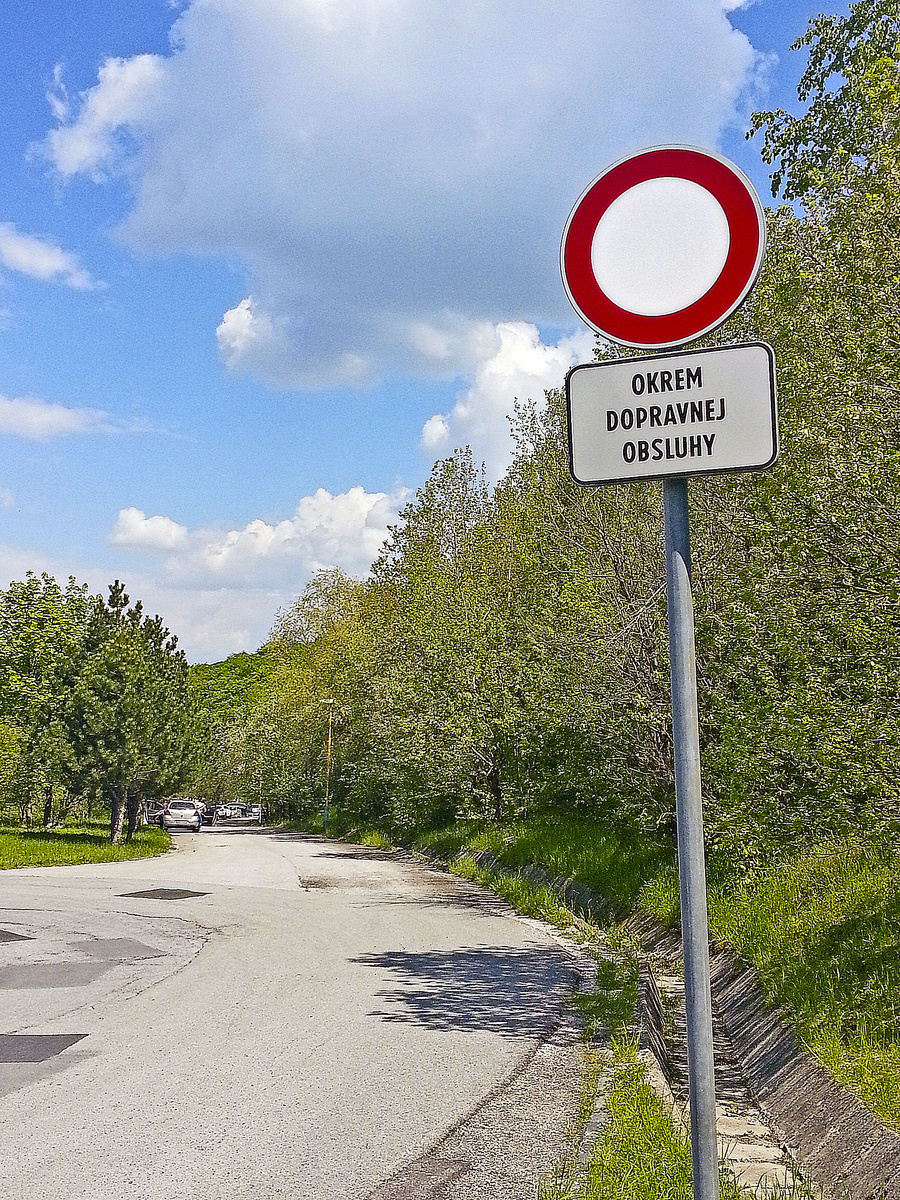 Starosta Mestskej časti Košice Západ vošiel s autom do zákazu vjazdu. Za takýto priestupok je bežne pokuta 60 €.