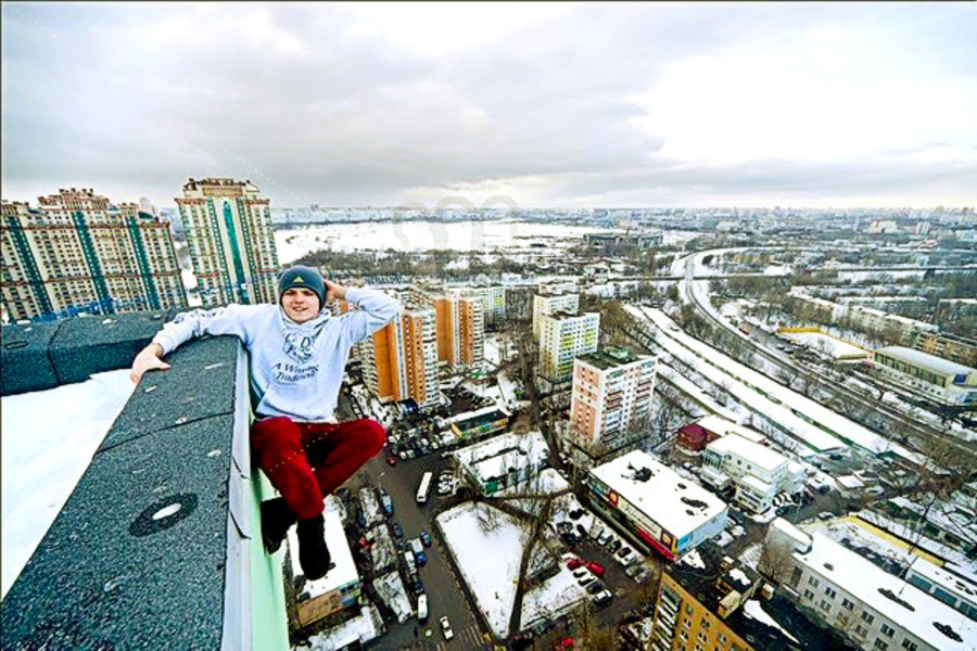 Moskva: Zakvačený na vežiaku