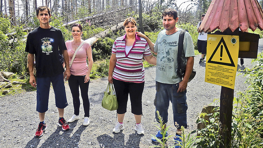 Turistov v tatrách oproti