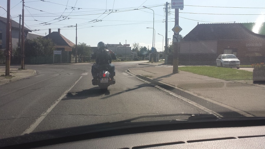 Títo motorkári pobavili okoloidúcich.