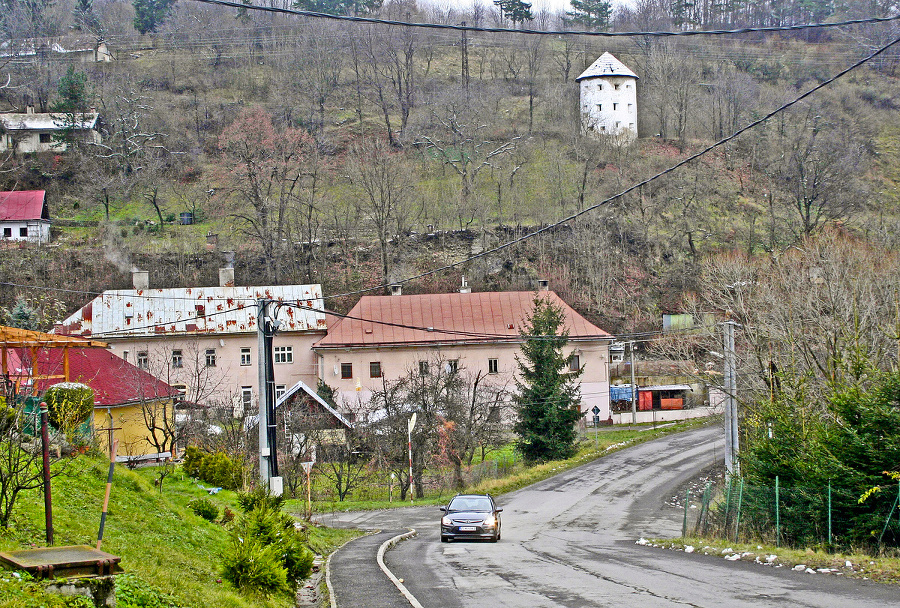 Z chradnúcej bašty bude