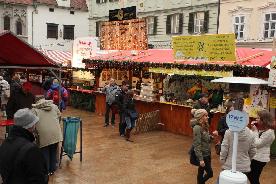 Stánky s občerstvením na