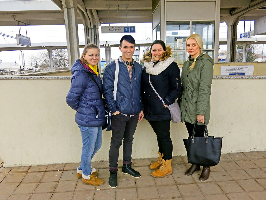 Študenti (zľava) Daniela (22),
Peter