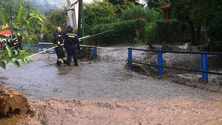 Vyliaty potok spôsobil obyvateľom