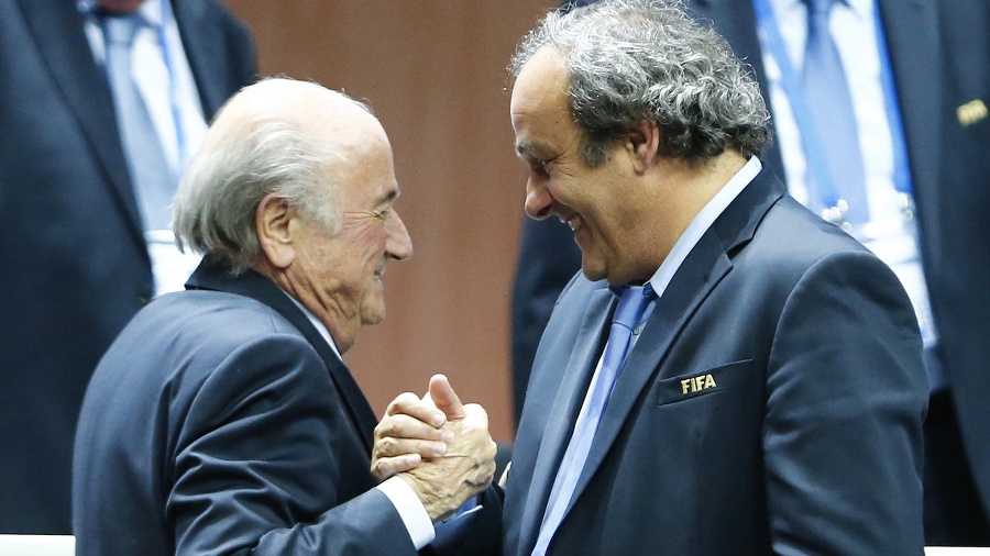 Blatter mal zaplatiť Platinimu
