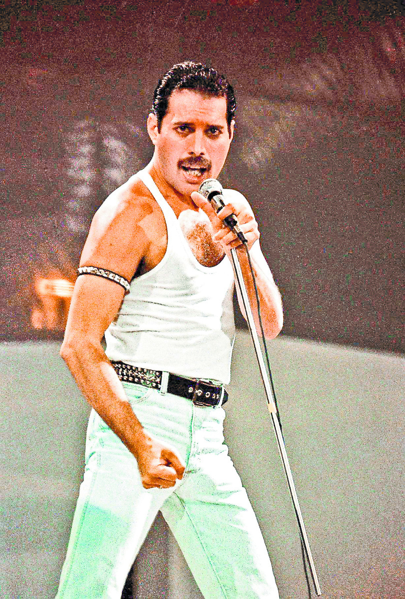 Freddie Mercury (†45)