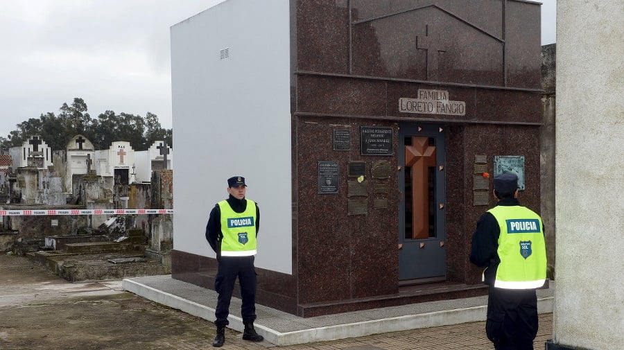 Argentínska polícia chráni hrobku