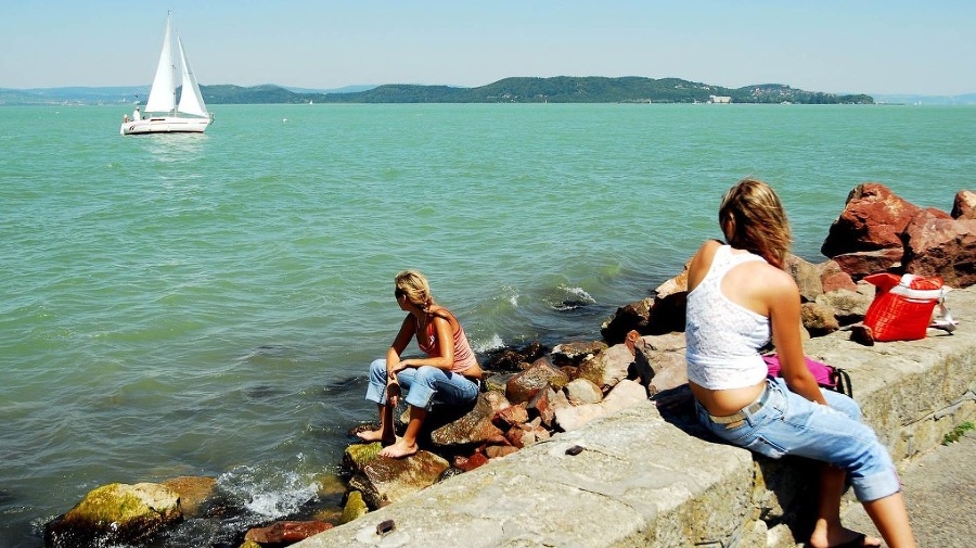 Jazero Balaton navštevujú aj