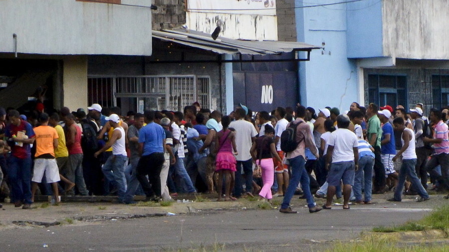 Venezuelčania vykradli potravinový sklad