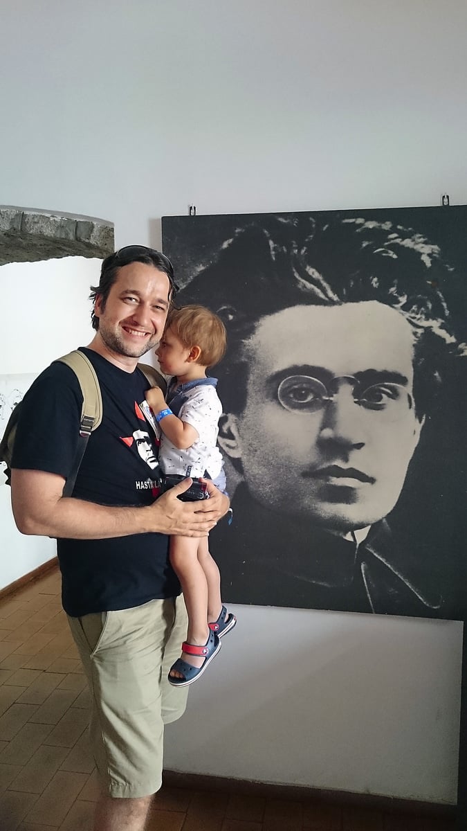 Syn mu pokreslil Marxa.
