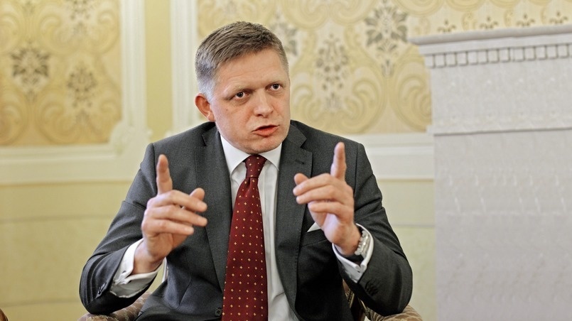 Premiér Robert Fico poskytol