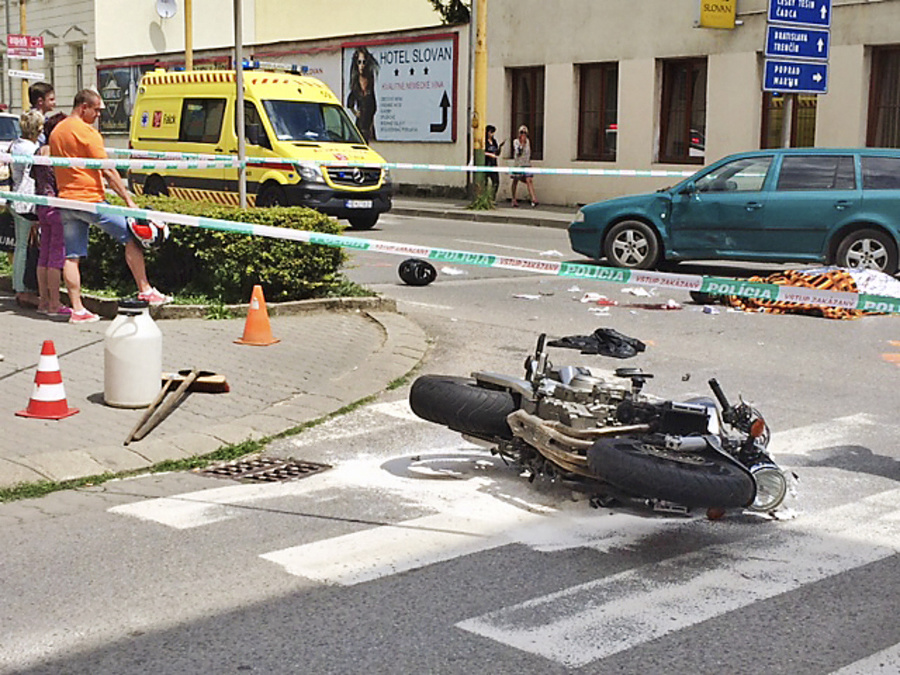 Motorkár narazil do ľavých