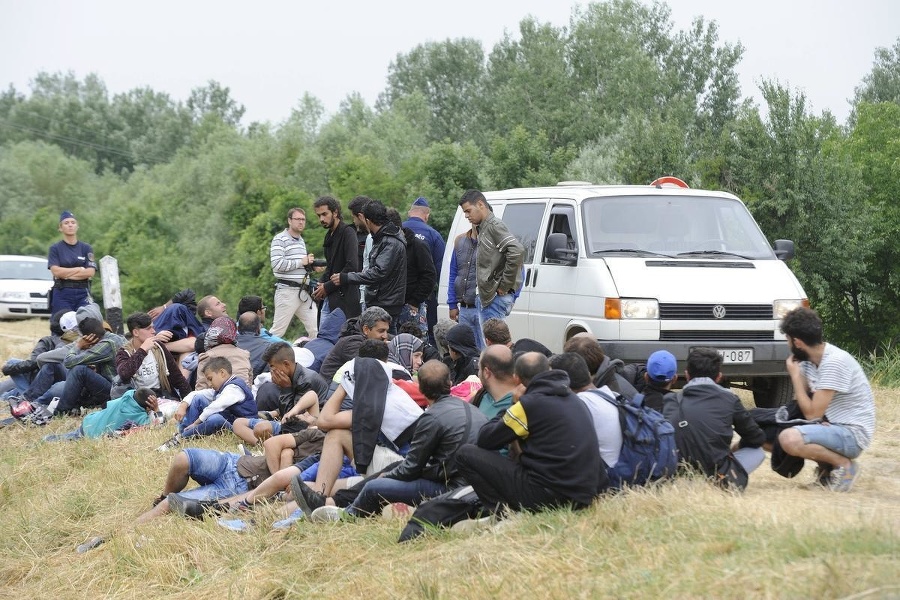 Migranti prešli cez maďarsko-srbské