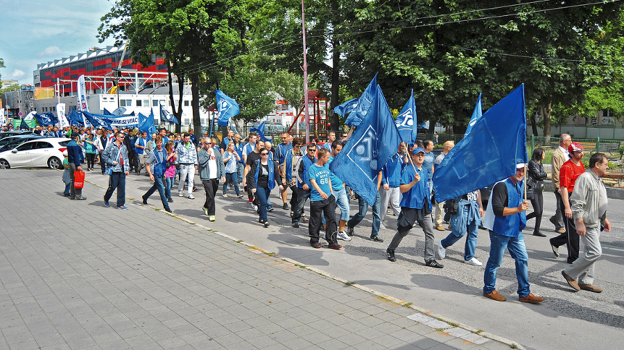 Zamestnanci za lepšie pracovné