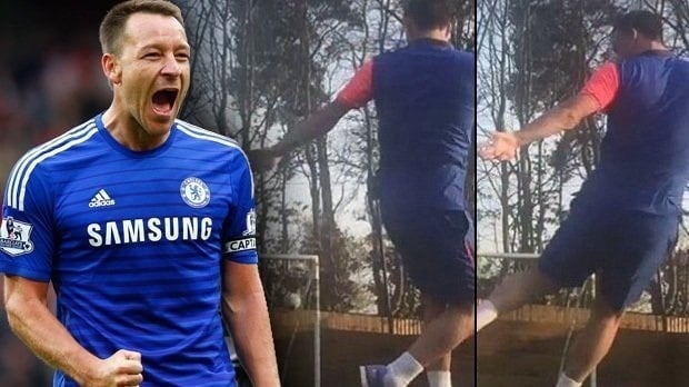 John Terry má strelu