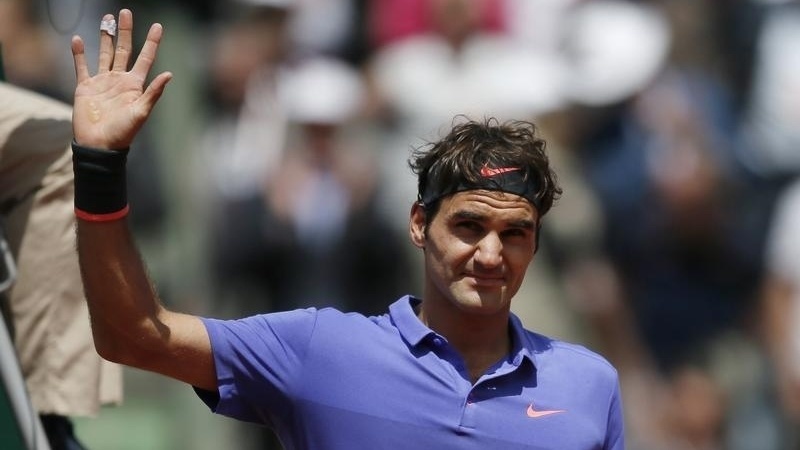 Roger Federer zdraví parížske