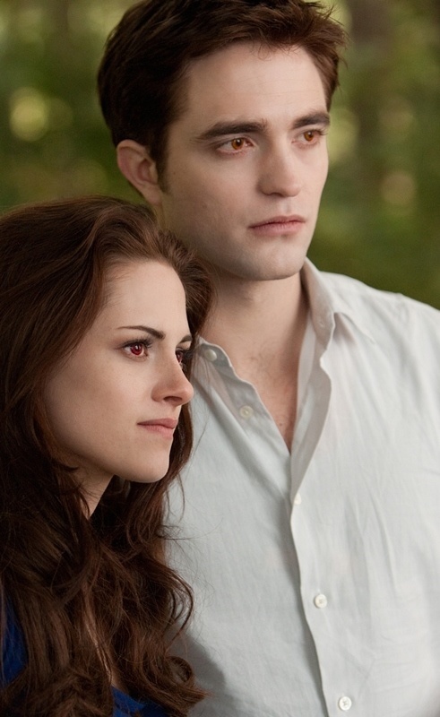 Bella a Edward. Teraz