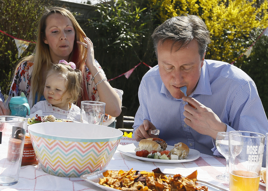 Premiér David Cameron sa